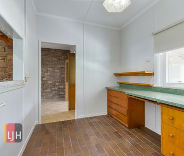 2 BEDROOM + STUDY + RUMPUS WITH AIR CONDITIONING! - Photo 3