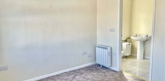 South Road - Photo 2
