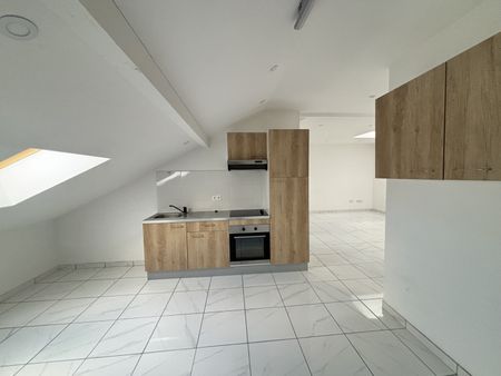 Appartement 5 pièce(s) 3 chambre(s) 63.42 m² - Photo 2