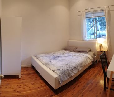 SINGLE STORY 2 BEDROOM - Photo 2