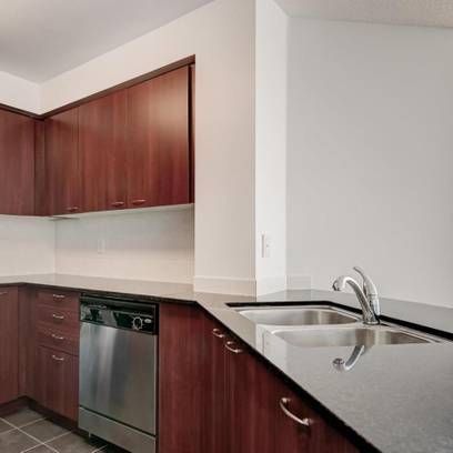 2 bedroom 1 bath condo near Finch subway - Photo 1