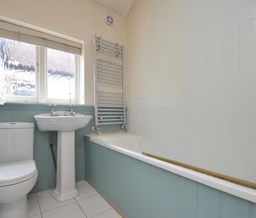 2 bedroom flat - Photo 5