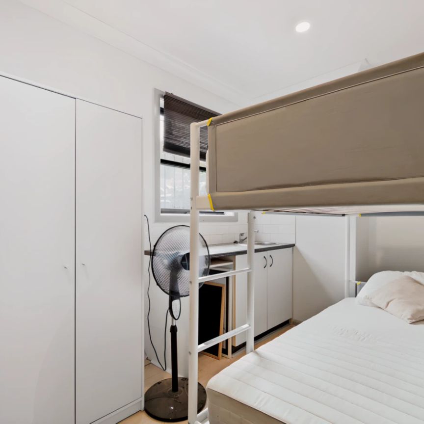 510 Cleveland, Sydney - Photo 1