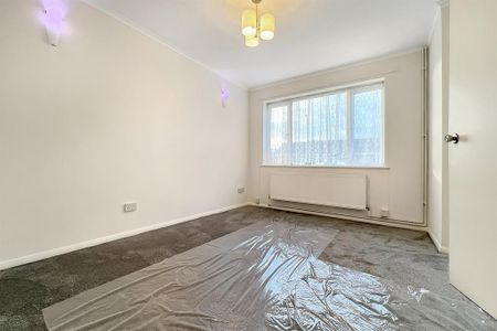 2 bedroom semi-detached bungalow to rent - Photo 2