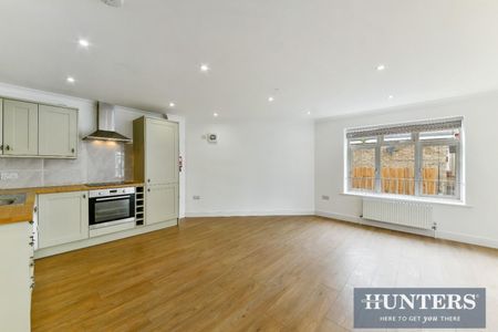 1 bedroom Flat To Let - Photo 3