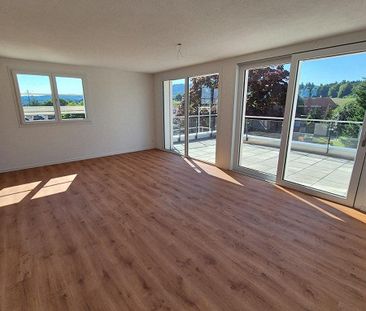 Sonnige Attikawohnung mit Weitsicht  2.5 Zimmer in Moosseedorf - Photo 1