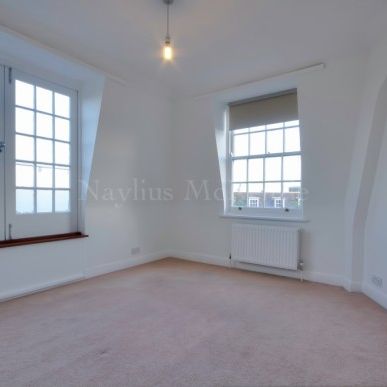 One double bedroom unfurnished top floor flat with a roof terrace - Photo 1