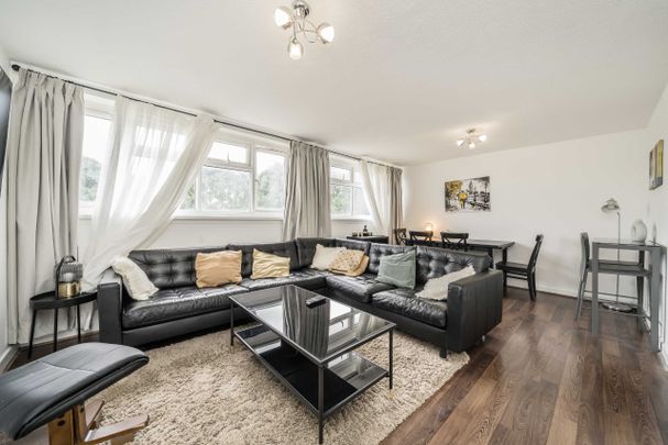 Trinity Way, Acton, W3, London - Photo 1