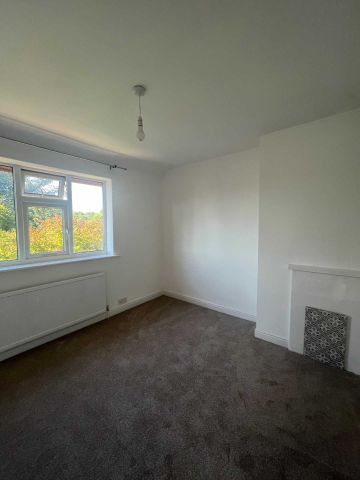Price £1,250 pcm - Available 01/01/2026 - Unfurnished - Photo 5
