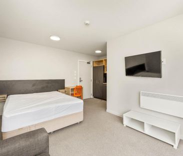 Studio Apartment - Photo 1