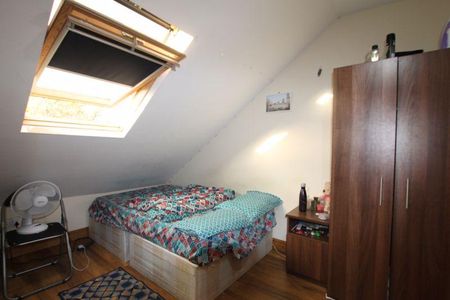 3 bedroom apartment to rent - Photo 2