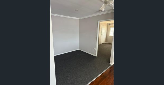 Spacious Dual-Living Family Home for Rent - Ideal for Large Families, Home Office or Shared Living! - Photo 1