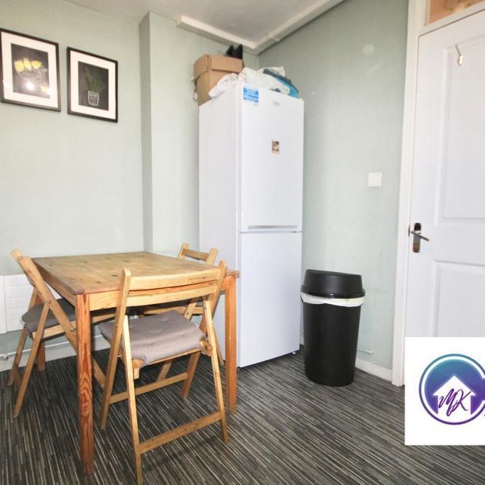 1 Bedroom Room in Flat Share To Rent - Photo 1