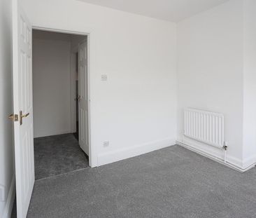 16 Empire Parade, BT126GN, Belfast - Photo 4