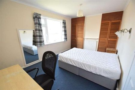 Southampton, SO17 - Photo 3