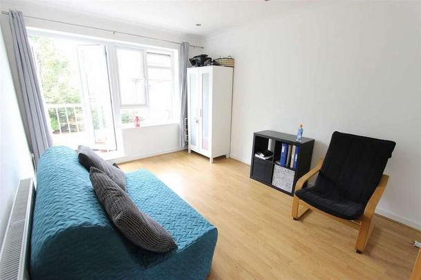 Springbank, Winchmore Hill, N21 - Photo 1