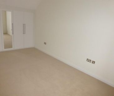 3 bedroom detached house to rent - Photo 2
