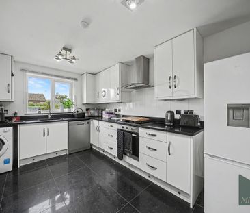 3 bedroom end of terrace house to rent - Photo 6
