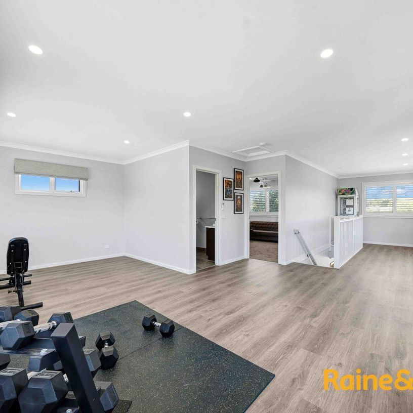 Stunning Near-New Family Home in Central Bacchus Marsh - Photo 1