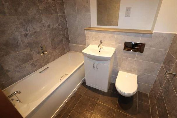 Ashingdon Road, Rochford, SS4 - Photo 1