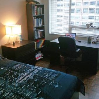 Bright, Spacious Bedroom at the Manulife Centre - Steps Away from UofT - Photo 4