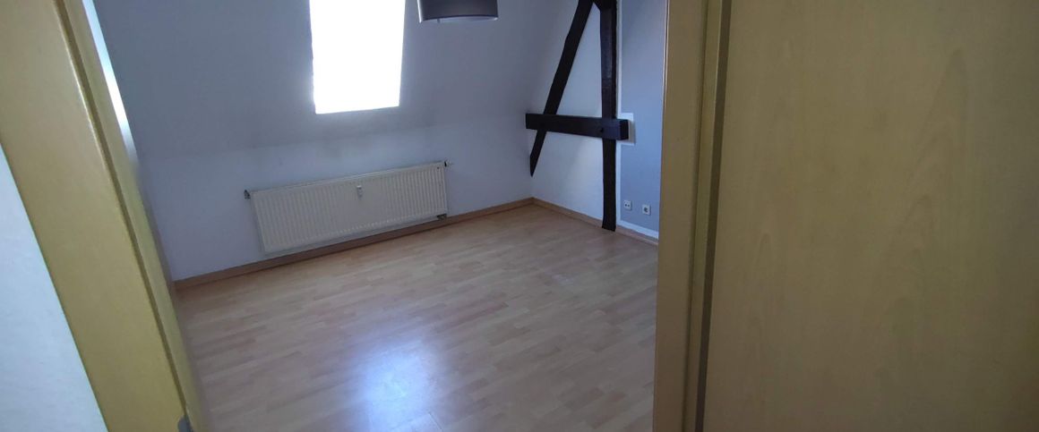 kleine 3- Raumwohnung mit Balkon im Dachgeschoss ! - Photo 1
