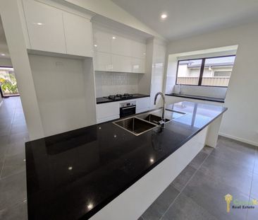 Fully Fenced & Pet Friendly Stylish & Spacious Home in the Northern... - Photo 4