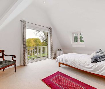 This stunning riverside property sounds ideal for those looking to ... - Photo 3