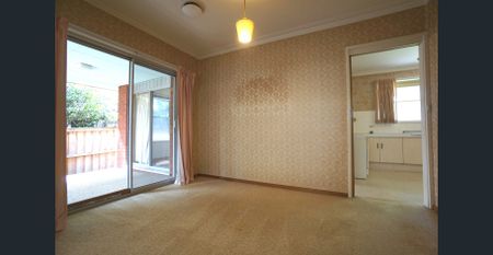 Spacious Brick House at Quiet Location - Photo 4