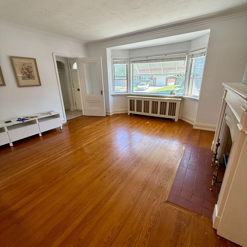 For Lease - 138 Glenwood Crescent, Toronto, Ontario - Photo 1