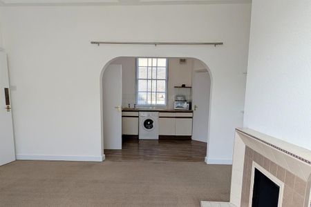 2 bedroom flat to rent - Photo 3