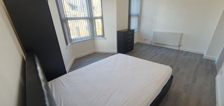 7 bedroom terraced house to rent - Photo 5