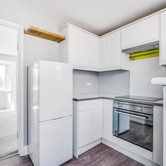 Studio to rent - Photo 1