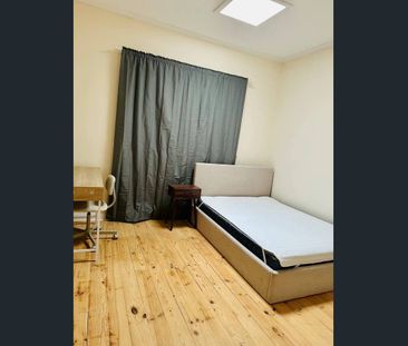 Spacious and well-maintained family home offers both comfort and co... - Photo 5