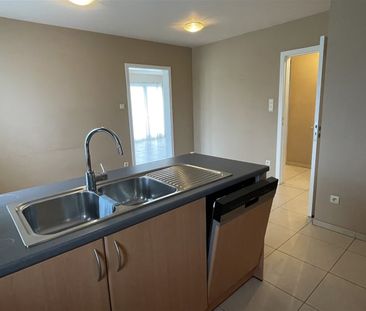 Zeer mooi gelegen ruim villa appartement met garage achteraan in de... - Photo 2