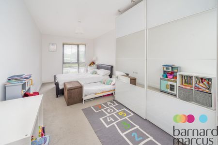 Royal Engineers Way, London, Millbrook Park - Photo 4