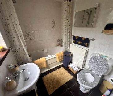 15 Iveagh Crescent, Belfast, BT12 6AW - Photo 1