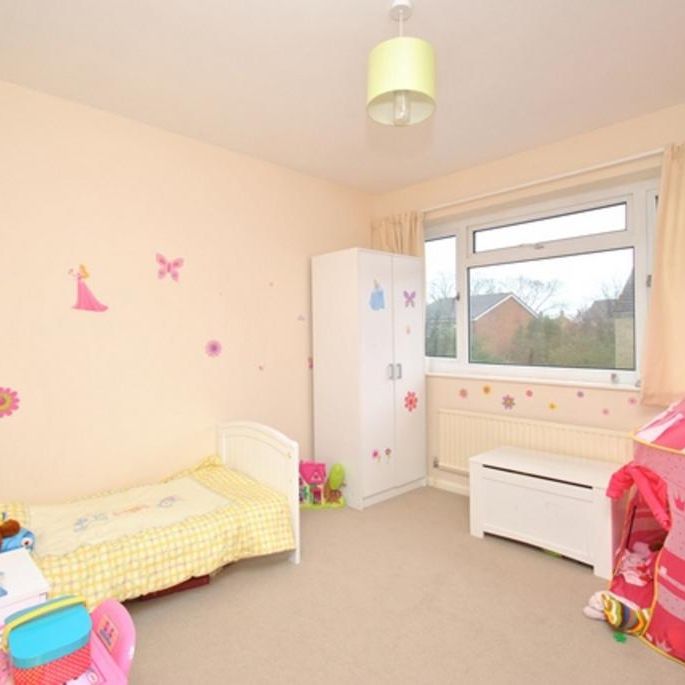 4 bedroom semi-detached house to rent - Photo 1