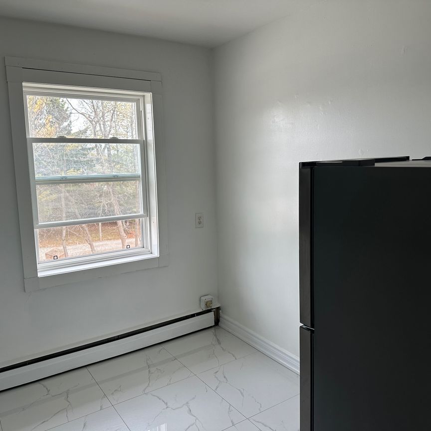 For Lease - 119 Rossland Road Unit# Apt. 4, Oshawa, Ontario - Photo 1