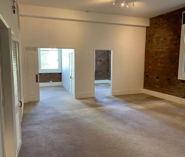 New York style apartment in heart of city - Photo 3