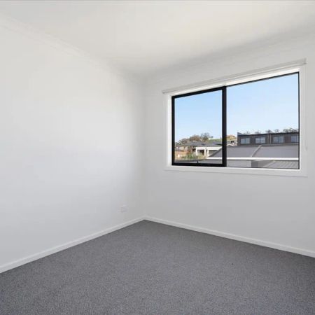 HOME FOR RENT IN BACCHUS MARSH - Photo 2