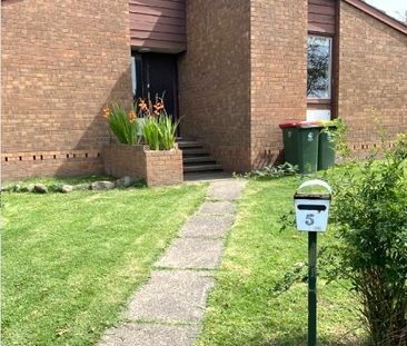 5 Noreen Place, Orange NSW 2800 - House For Rent | Domain - Photo 4