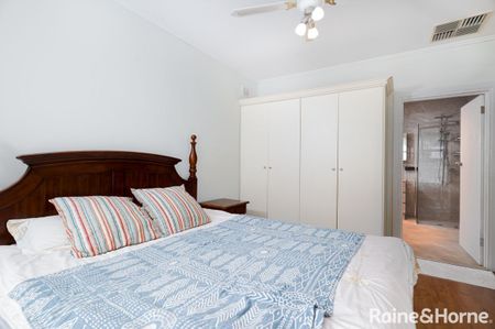 Spacious Family Home in Prime Tranmere Location - Great Lifestyle - Photo 3