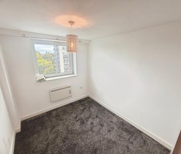 2 bedroom flat to rent - Photo 2