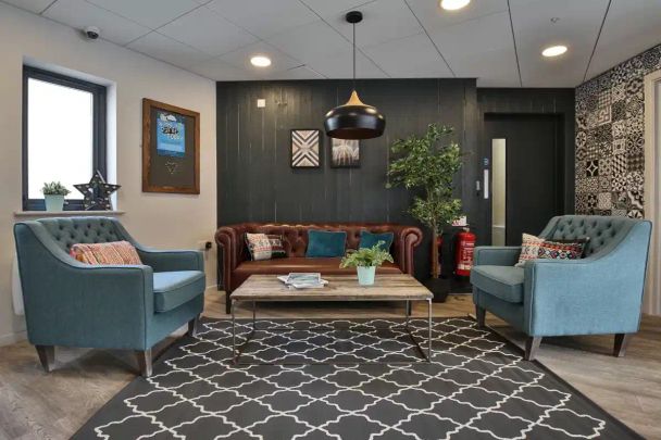 Classic Shared Townhouse - Photo 1