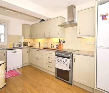 3 bedroom end of terrace house to rent - Photo 4