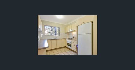 Spacious & Convenient 3-Bedroom Apartment in Prime Location! - Photo 4