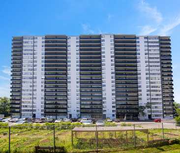 71 Thorncliffe Park Drive - Photo 6 | Rentumo