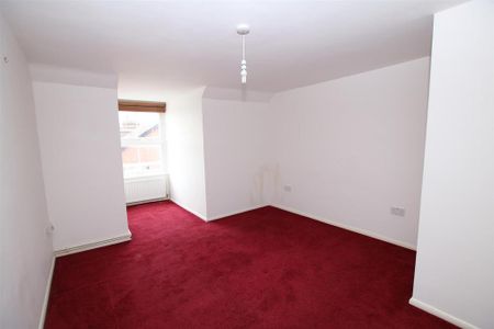 2 bedroom maisonette to rent - Photo 2