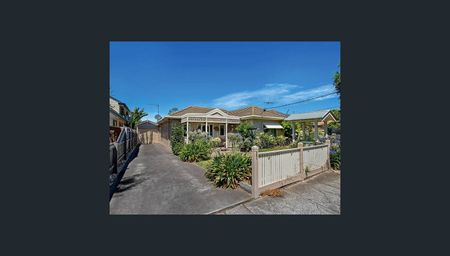 Family Home in Prime Location - Photo 5